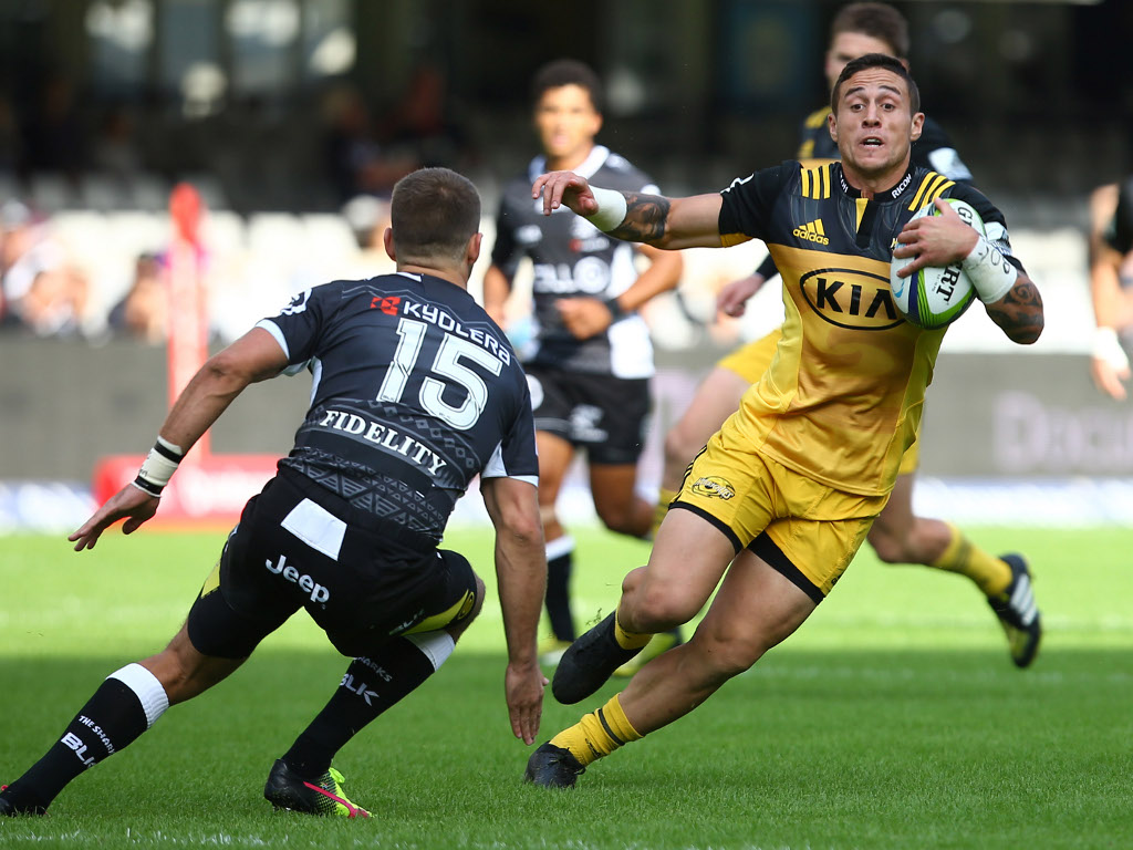 __TJ_Perenara_Hurricanes_v_Sharks_SR_2016.jpg
