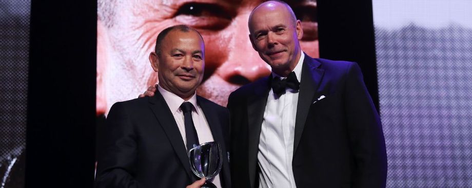 i_Eddie_Jones_of_England_receives_the_World_Rugby_Coach_of_the_Year_Award_from_Sir_Clive_Woodward.jpg