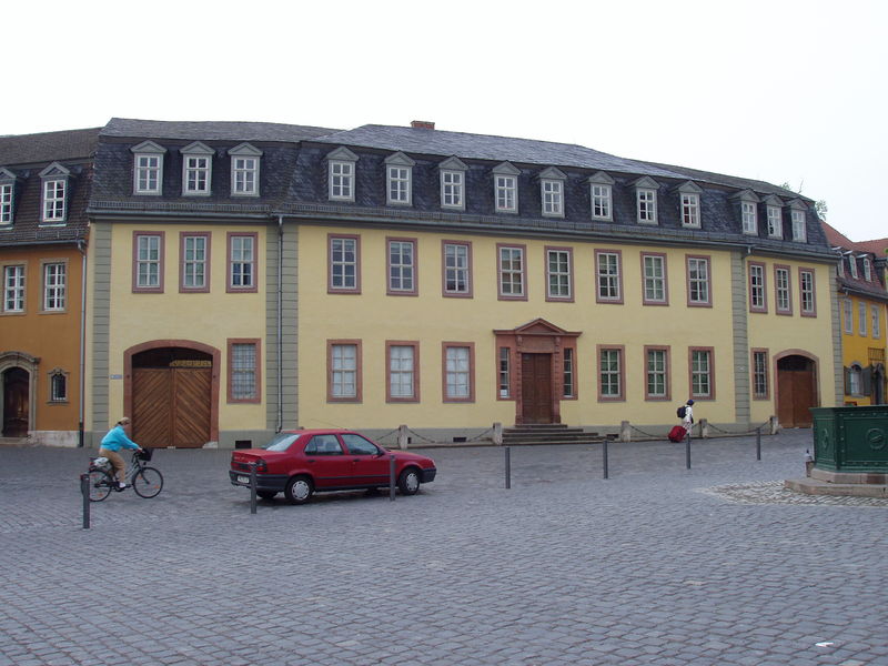 800px_030430_goethehaus.jpg