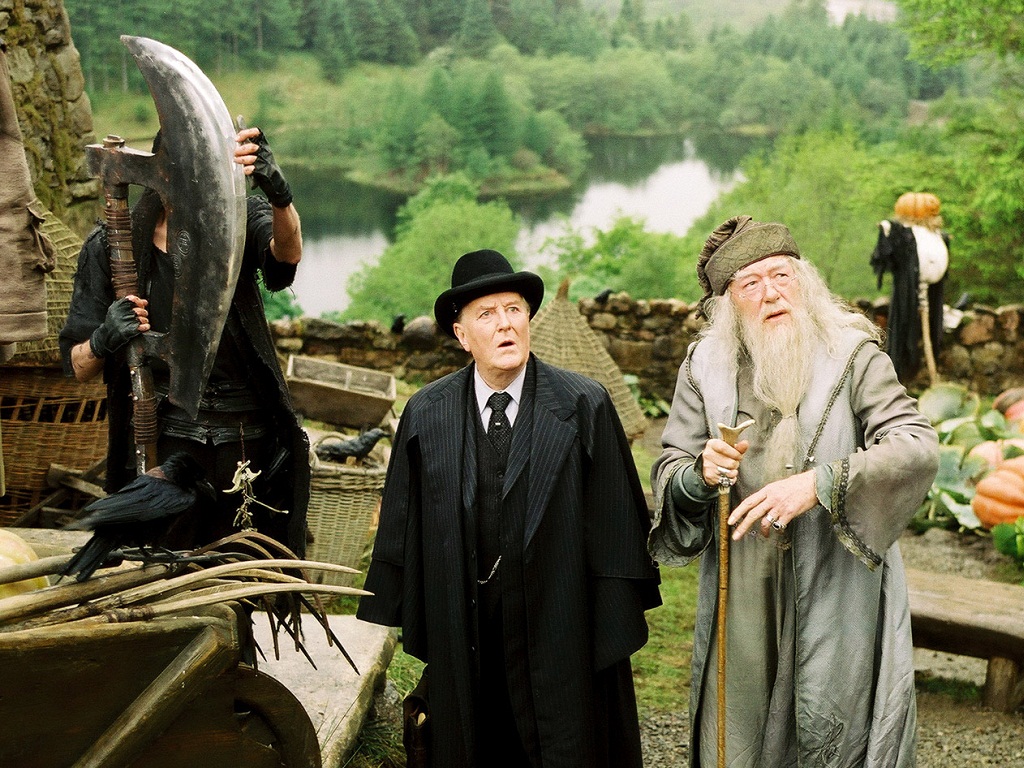 Albus_Dumbledore_Wallpaper_hogwarts_professors_32796195_1024_768.jpg