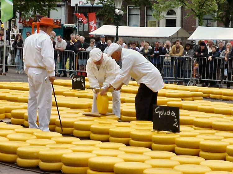 alkmaarcheese.jpg