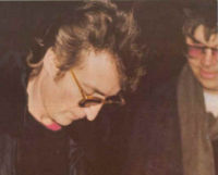 200px_Lennon_chapman.jpg