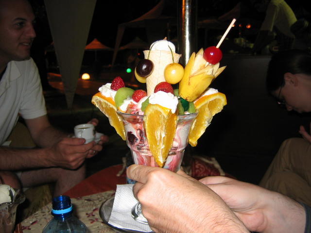 arm_yerevan_15_sharm_el_ice_cream_1_.jpg