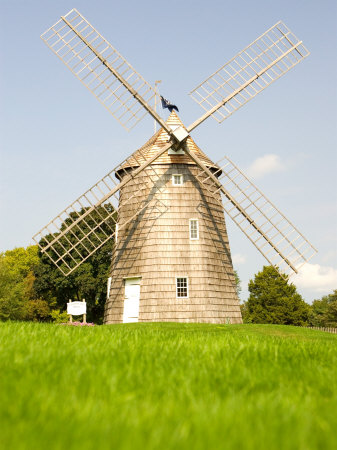 michele_westmorland_veterans_memorial_and_wind_mill_east_hampton_new_york_usa.jpg