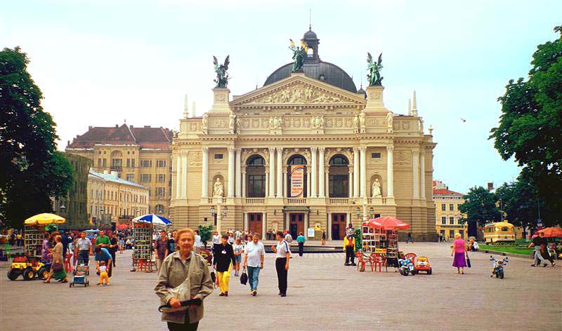 Ukraine_Lvov_Theater_Ann.jpg