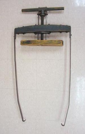 old_skull_trepanation_medical_equiupment.jpg
