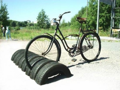 car_tire_bike_rack_500x374.jpg