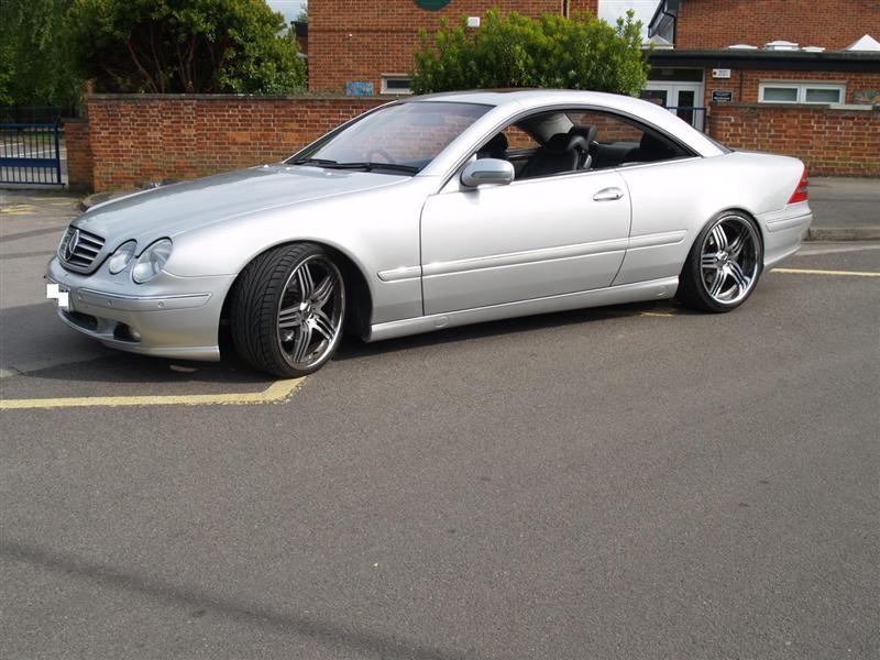 2006_Mercedes_Benz_CL_Class_CL500_Coupe_1.jpg