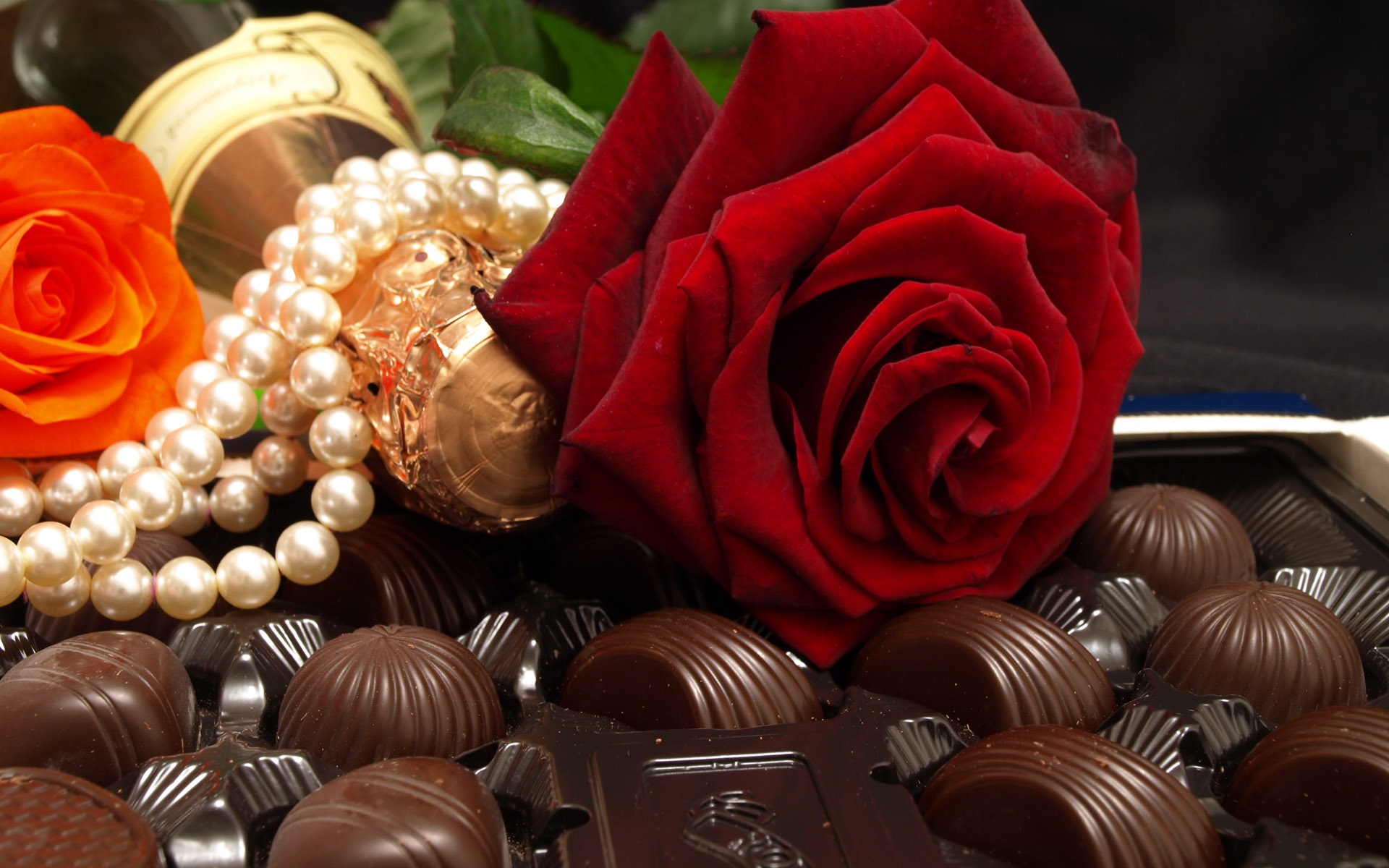 Chocolate_with_flowers_birthday_wishes.jpg