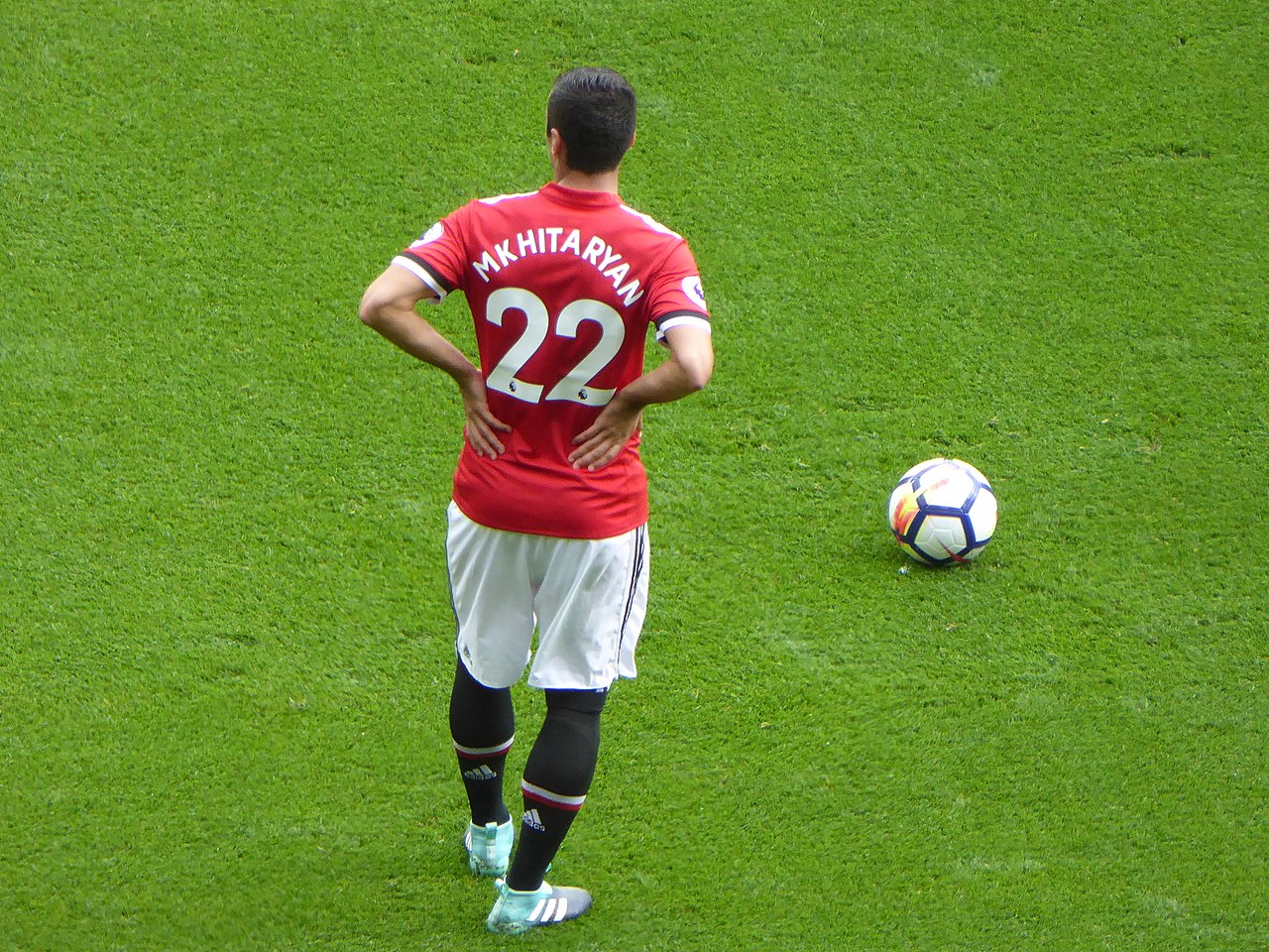 1280px_Manchester_United_v_West_Ham_United__13_August_2017__23_.jpg