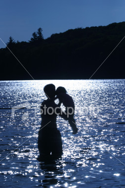 ist2_702381_father_baby_love_blue_tone.jpg