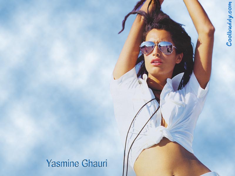 yasmine_ghauri01.jpg