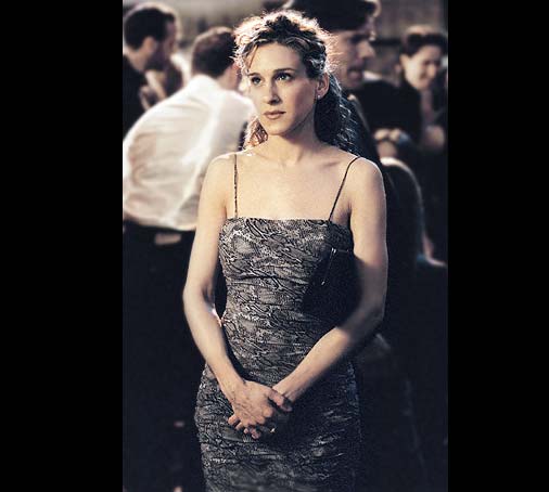 ep05_carrie_snakeskindress.jpg