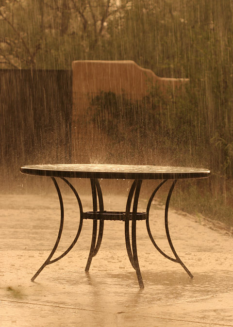 rain_on_table_480.jpg