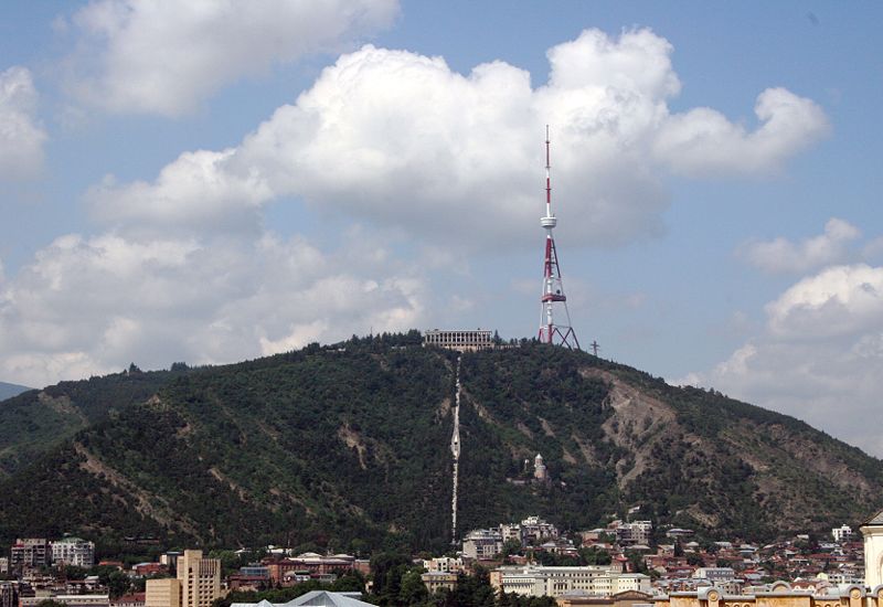 800px_Mtatsminda__Tbilisi.JPG