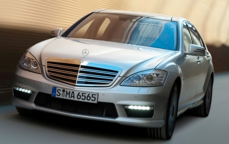 Windows_7_Wallpaper_2010_Mercedes_Benz_S65_AMG_Sedan.jpg