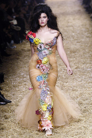 crystal_renn_runway_1.jpg