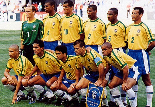 Brazil_98_99_NIKE_uniform_yellow_blue_white_group.JPG