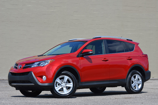 01_2013_toyota_rav4_review_opt.png