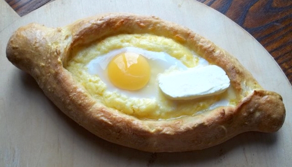 adjaruli_khachapuri.jpg