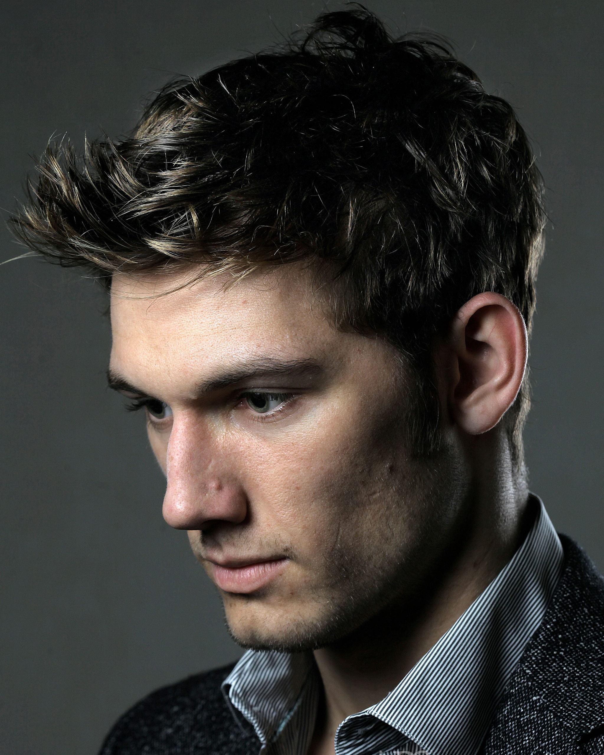 Alex_Pettyfer_alex_pettyfer_29339345_2047_2560.jpg