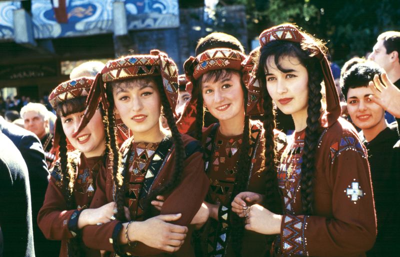 Traditional_Dressed___Woman.jpg