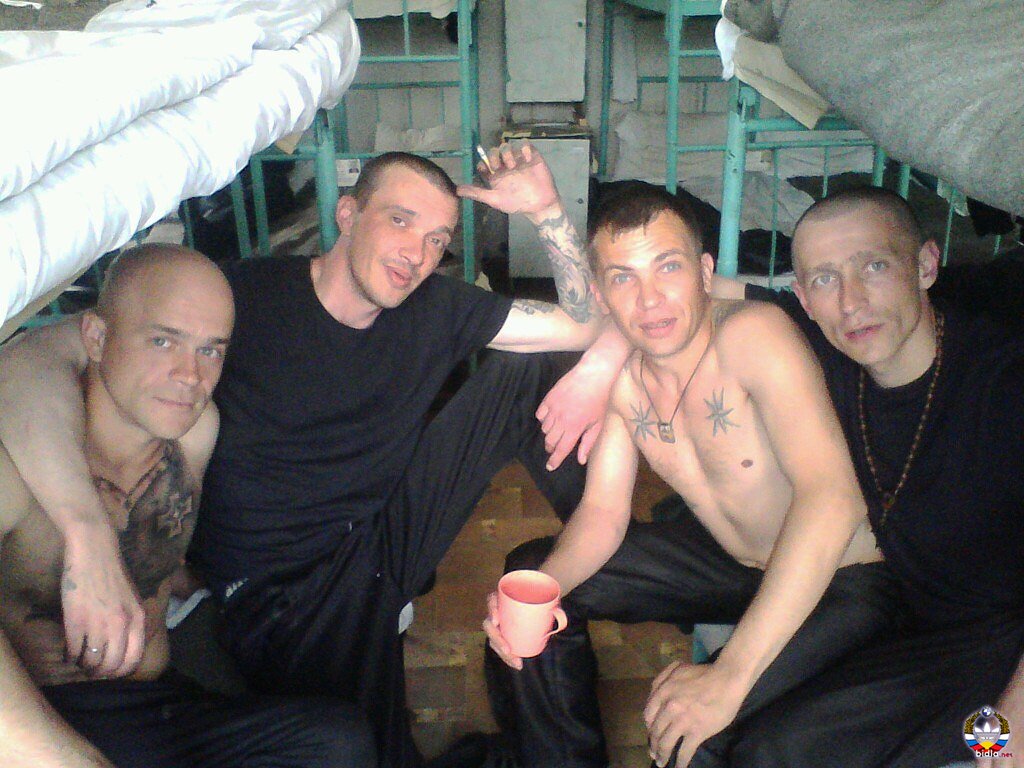 v_tyurme_otnosyatsya_k_moshennikam_i_biznes_treneram.jpg