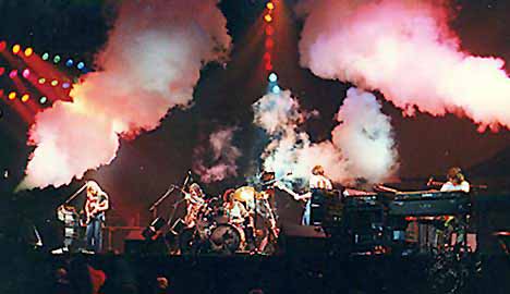 pink_floyd_in_concert.jpg