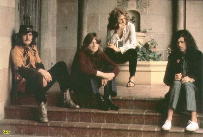 LZ_Chateau_Marmont_Hotel_Hollywood_sum_1968_03.jpg