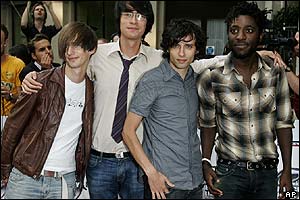 _40772100_bloc_party_ap.jpg