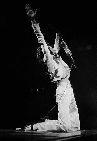 Jimmy_Page__US_Tour_1977_Solo_.jpg