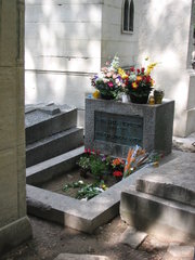 180px_Jim_Morrison_Pere_Lachaise.jpg