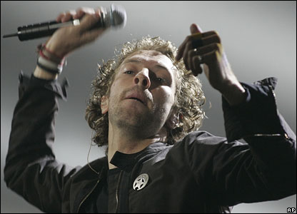 _41338232_chris_martin416ap.jpg