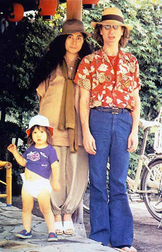 lennon_family2.jpg
