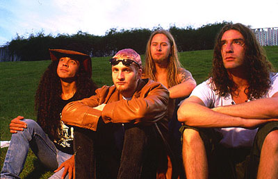 300px_Alice_in_chains_band_photo.jpg