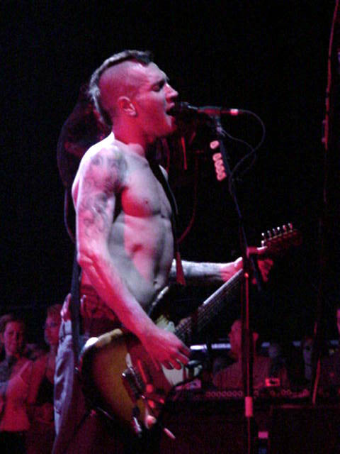 Red_Hot_Chili_Peppers_013.jpg
