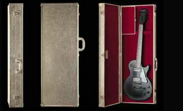 guitar_dior__640x480_.JPG