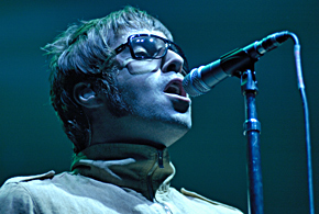 oasis_live2_dehaas_1105.jpg