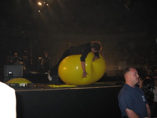 yellowballoonmanchestersmaller.jpg