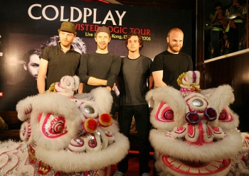 17121_coldplay_pk_hongkong_afp.jpg