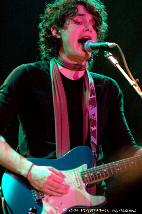 JohnMayerFillmore29dec2005_20.jpg