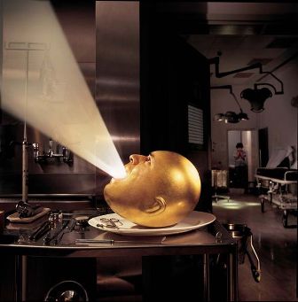 591px_The_mars_volta_de_loused_in_the_comatorium_2003_cover.jpg