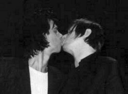 nick_cave_blixa_bargeld_kiss.jpg