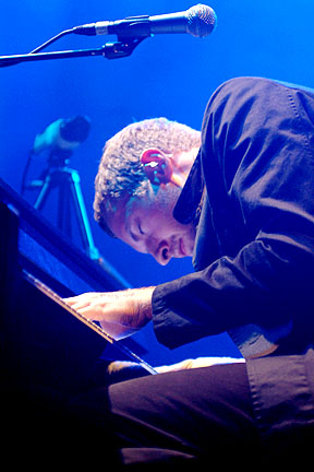 coldplay_030203_04.jpg