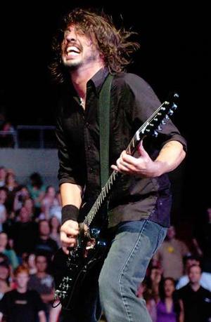 dave_grohl_narrowweb__300x459_0.jpg