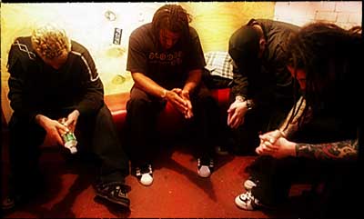 pod_praying_400_1_.jpg
