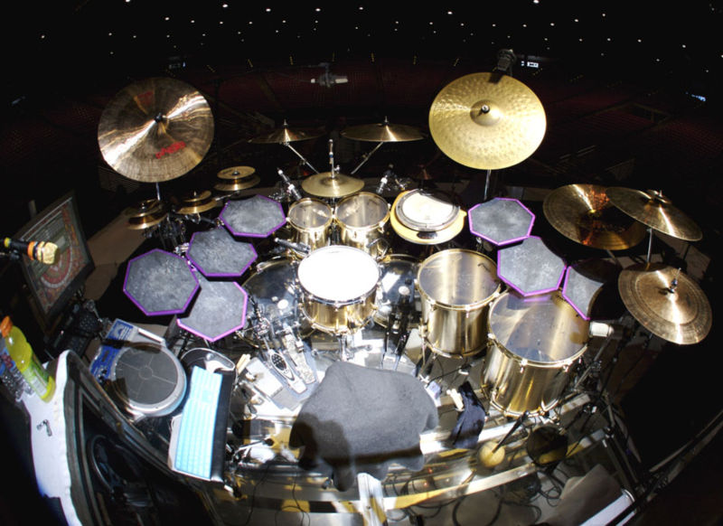 800px_Danny_Carey_Kit.jpg