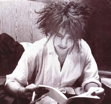 the_cure_robert_smith_2896833_386_363.jpg
