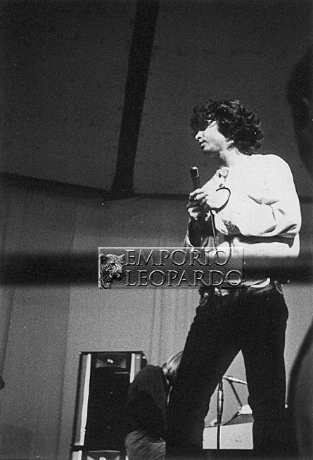 10_The_Doors_1968_September_6_London__The_Roundhouse___Early_Show.jpg