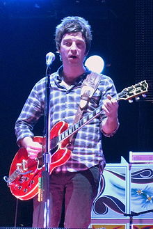 220px_Noel_Gallagher_playing_Champagne_Supernova.jpg